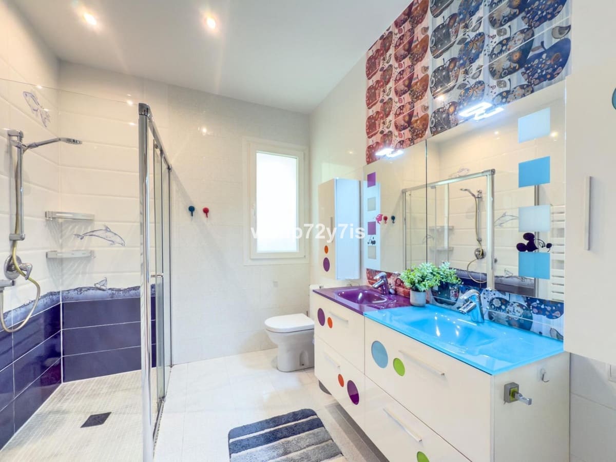 4 camera da letto Villa in vendita in Istan con garage - 999.000 € (Rif: 9544523)