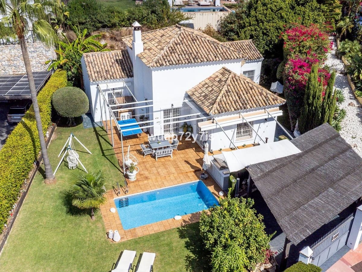 4 camera da letto Villa in vendita in Istan con garage - 999.000 € (Rif: 9544523)