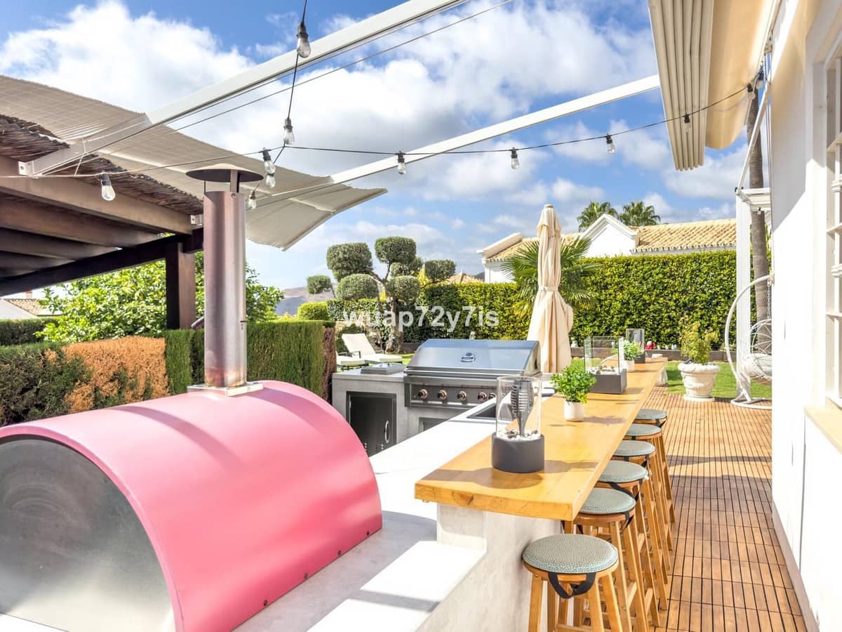 4 camera da letto Villa in vendita in Istan con garage - 999.000 € (Rif: 9544523)