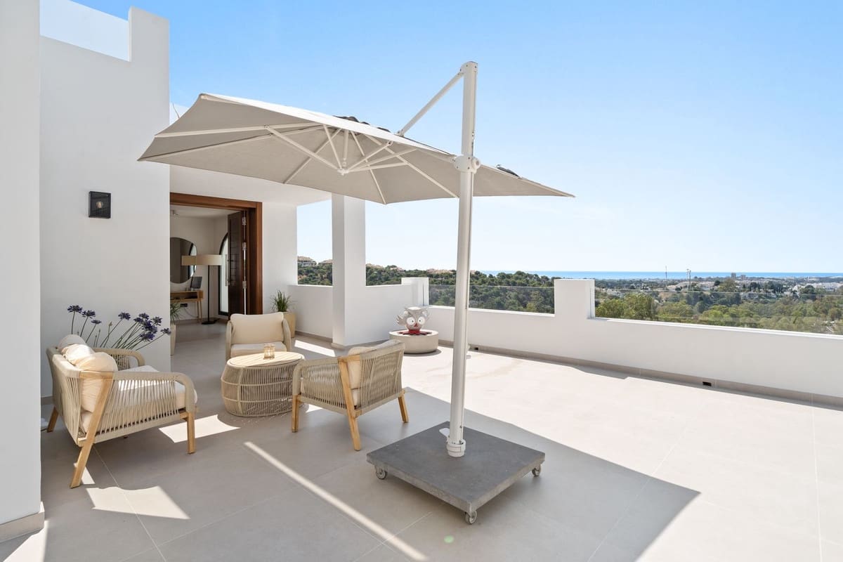 5 bedroom Villa for sale in Nueva Andalucia - € 4,950,000 (Ref: 9544524)