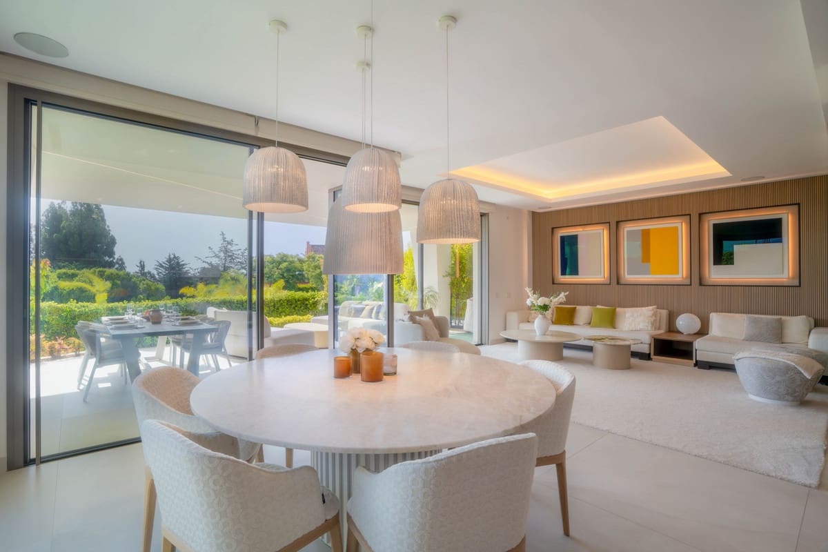 4 bedroom Villa for sale in Nueva Andalucia - € 4,295,000 (Ref: 9544525)
