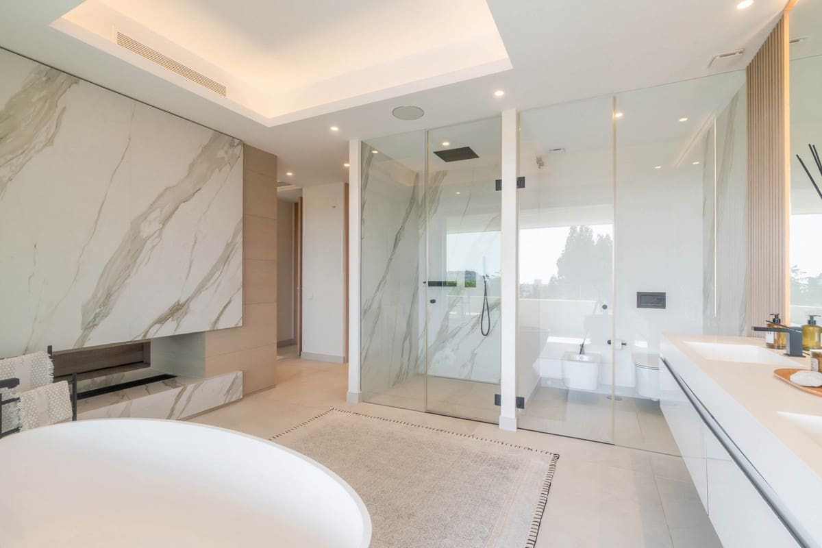 4 bedroom Villa for sale in Nueva Andalucia - € 4,295,000 (Ref: 9544525)
