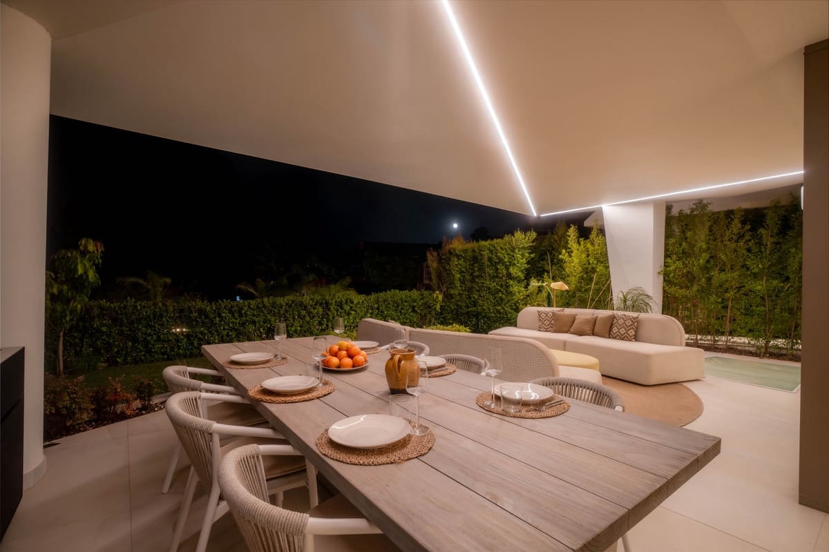 4 bedroom Villa for sale in Nueva Andalucia - € 4,295,000 (Ref: 9544525)