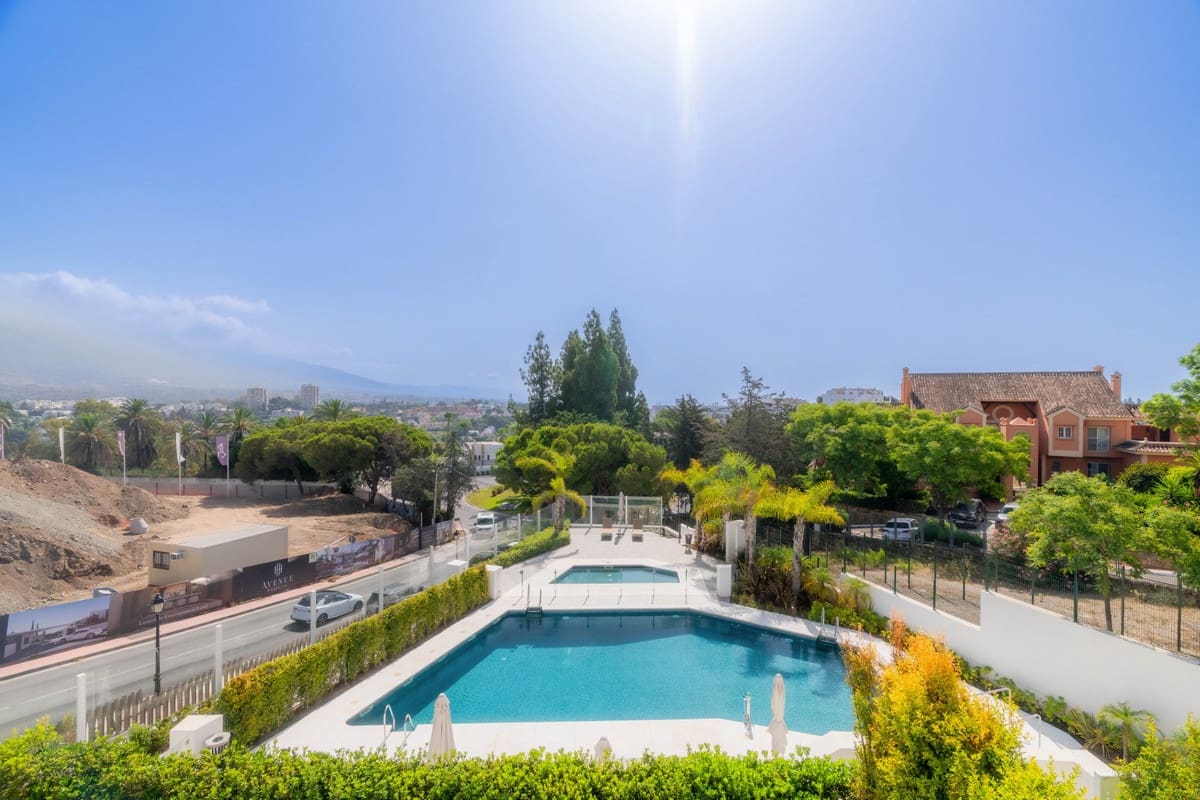 4 bedroom Villa for sale in Nueva Andalucia - € 4,295,000 (Ref: 9544525)
