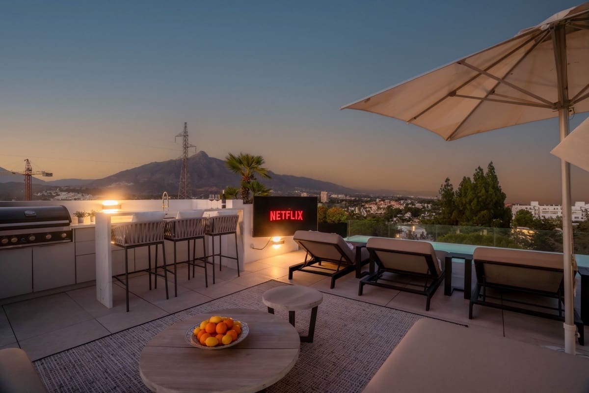 4 bedroom Villa for sale in Nueva Andalucia - € 4,295,000 (Ref: 9544525)