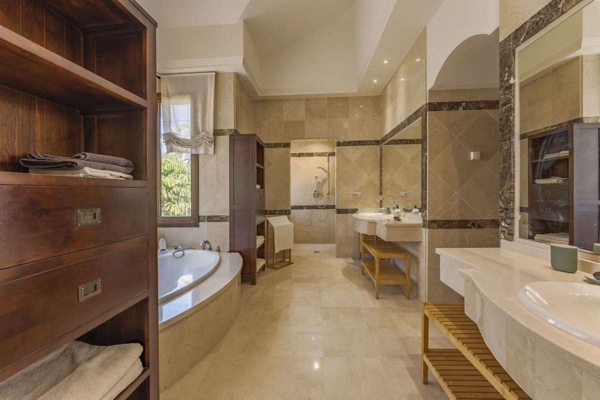 6 sypialnia Willa na sprzedaż w Nueva Andalucia - 4 100 000 € (Ref: 9544526)