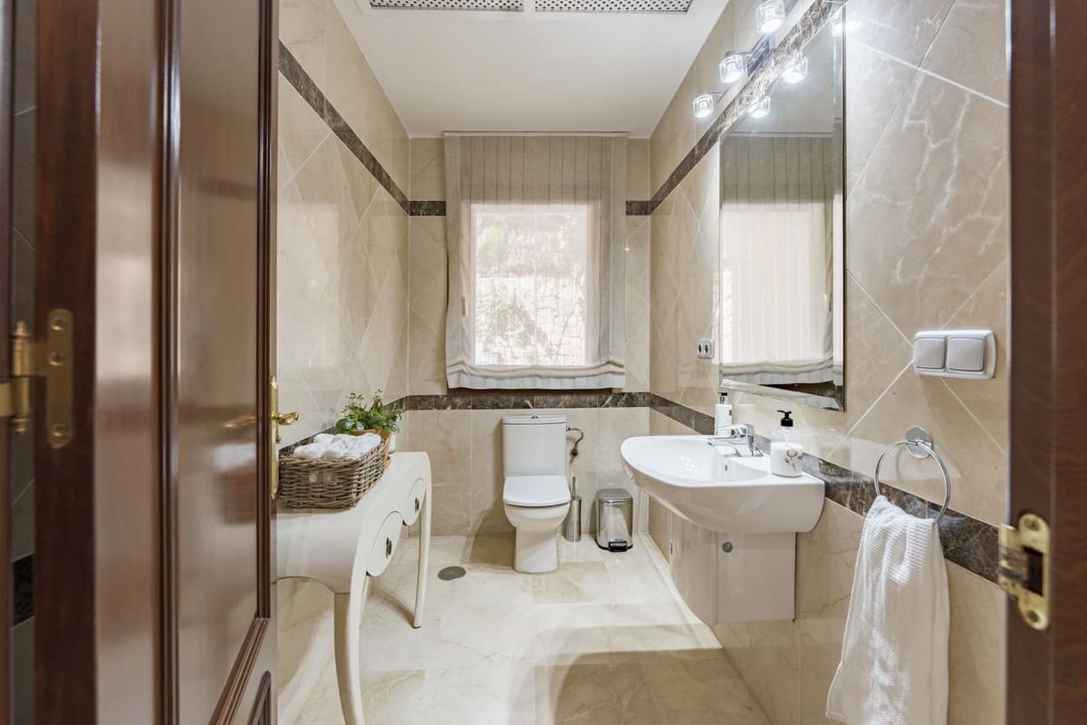 6 sypialnia Willa na sprzedaż w Nueva Andalucia - 4 100 000 € (Ref: 9544526)