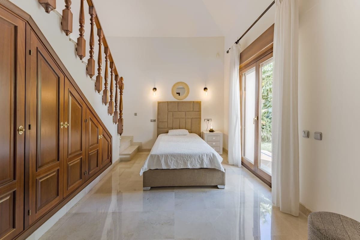 6 sypialnia Willa na sprzedaż w Nueva Andalucia - 4 100 000 € (Ref: 9544526)