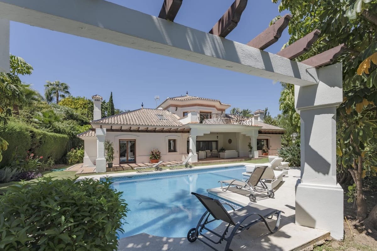 6 sypialnia Willa na sprzedaż w Nueva Andalucia - 4 100 000 € (Ref: 9544526)