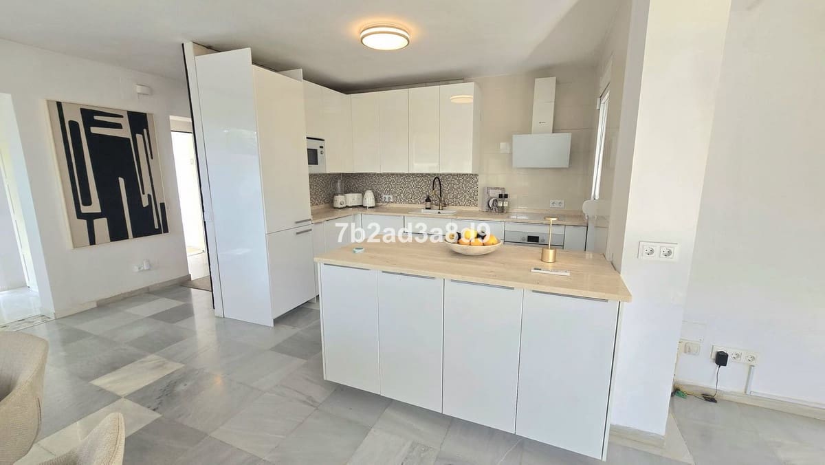 3 slaapkamer Villa te koop in Nueva Andalucia - € 999.000 (Ref: 9544527)