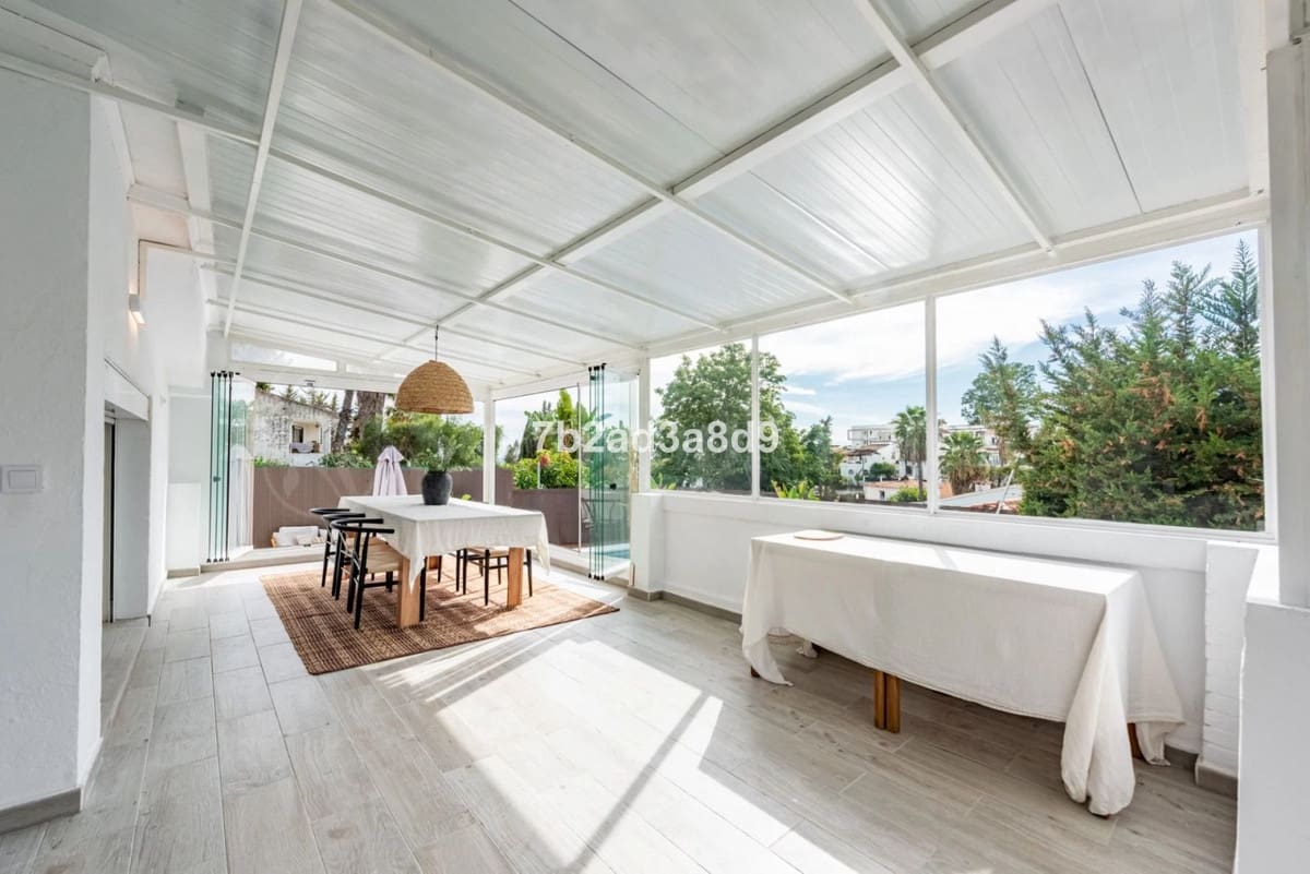 3 slaapkamer Villa te koop in Nueva Andalucia - € 999.000 (Ref: 9544527)