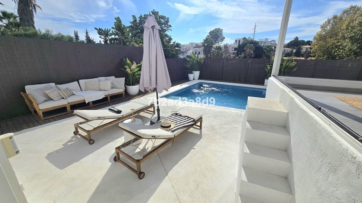 3 slaapkamer Villa te koop in Nueva Andalucia - € 999.000 (Ref: 9544527)