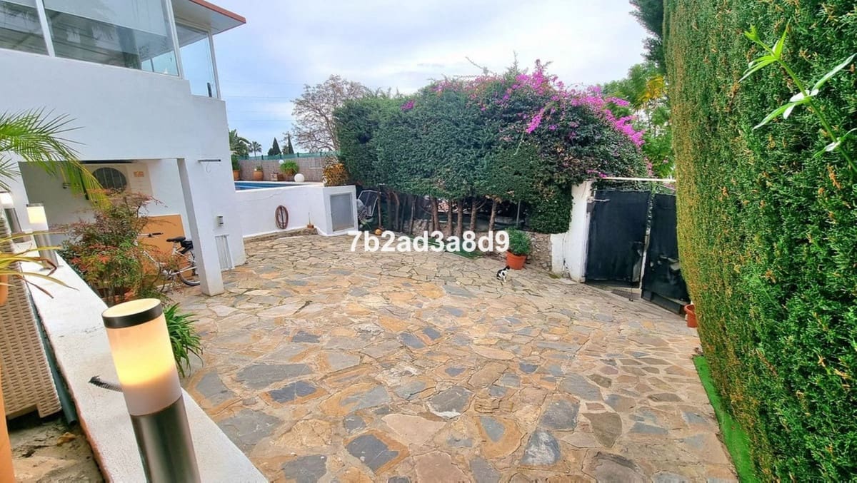 3 slaapkamer Villa te koop in Nueva Andalucia - € 999.000 (Ref: 9544527)