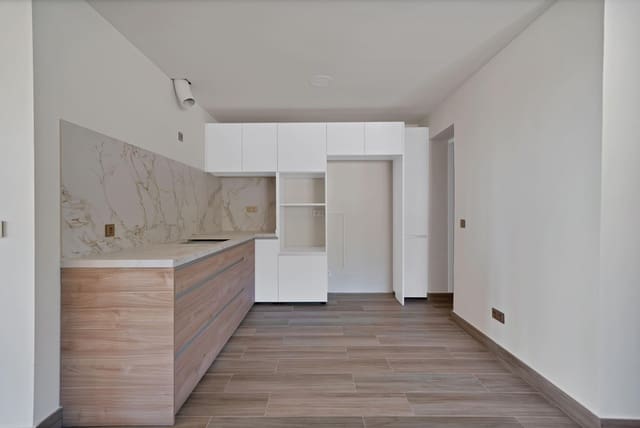 3 slaapkamer Villa te koop in Marbella - € 990.000 (Ref: 9544530)