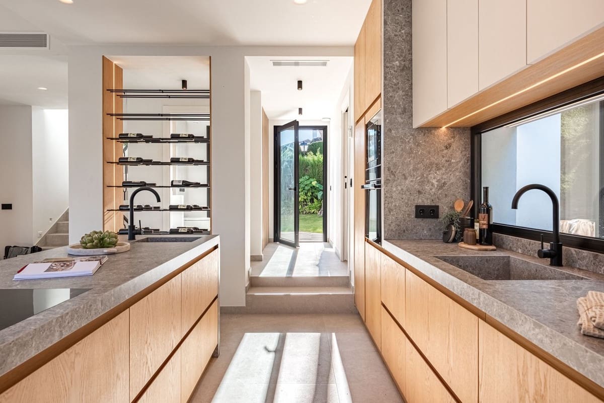 4 camera da letto Villa in vendita in Nueva Andalucia con garage - 3.495.000 € (Rif: 9544531)