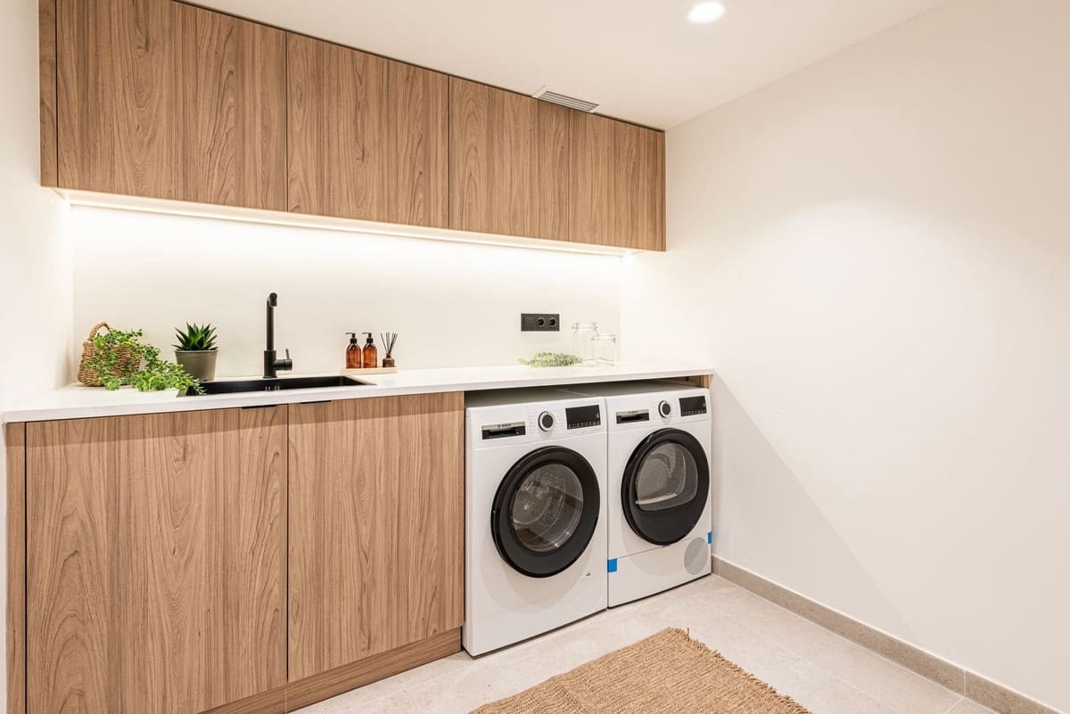 4 bedroom Villa for sale in Nueva Andalucia with garage - € 3,495,000 (Ref: 9544531)