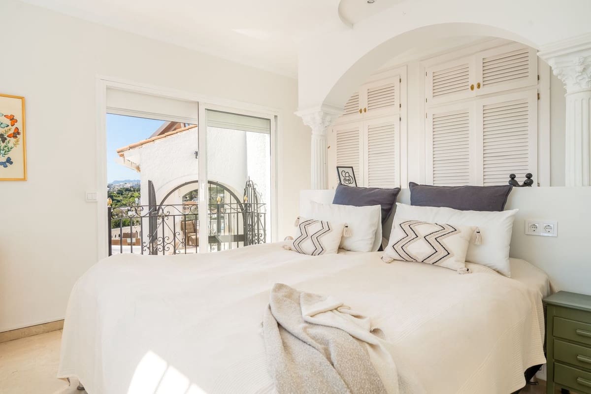 4 bedroom Villa for sale in La Capellania - € 1,395,000 (Ref: 9598114)