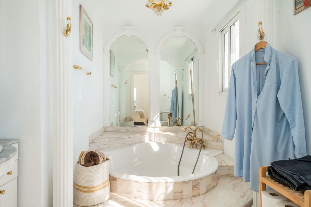 4 bedroom Villa for sale in La Capellania - € 1,395,000 (Ref: 9598114)