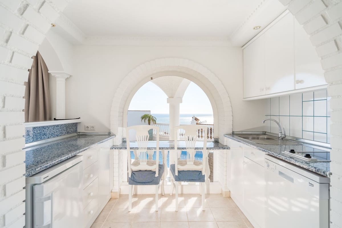 4 bedroom Villa for sale in La Capellania - € 1,395,000 (Ref: 9598114)