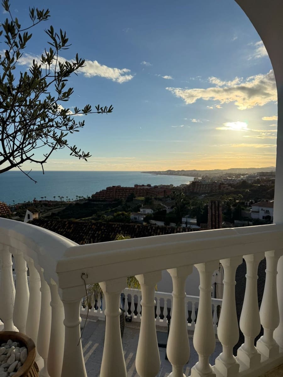 4 bedroom Villa for sale in La Capellania - € 1,395,000 (Ref: 9598114)