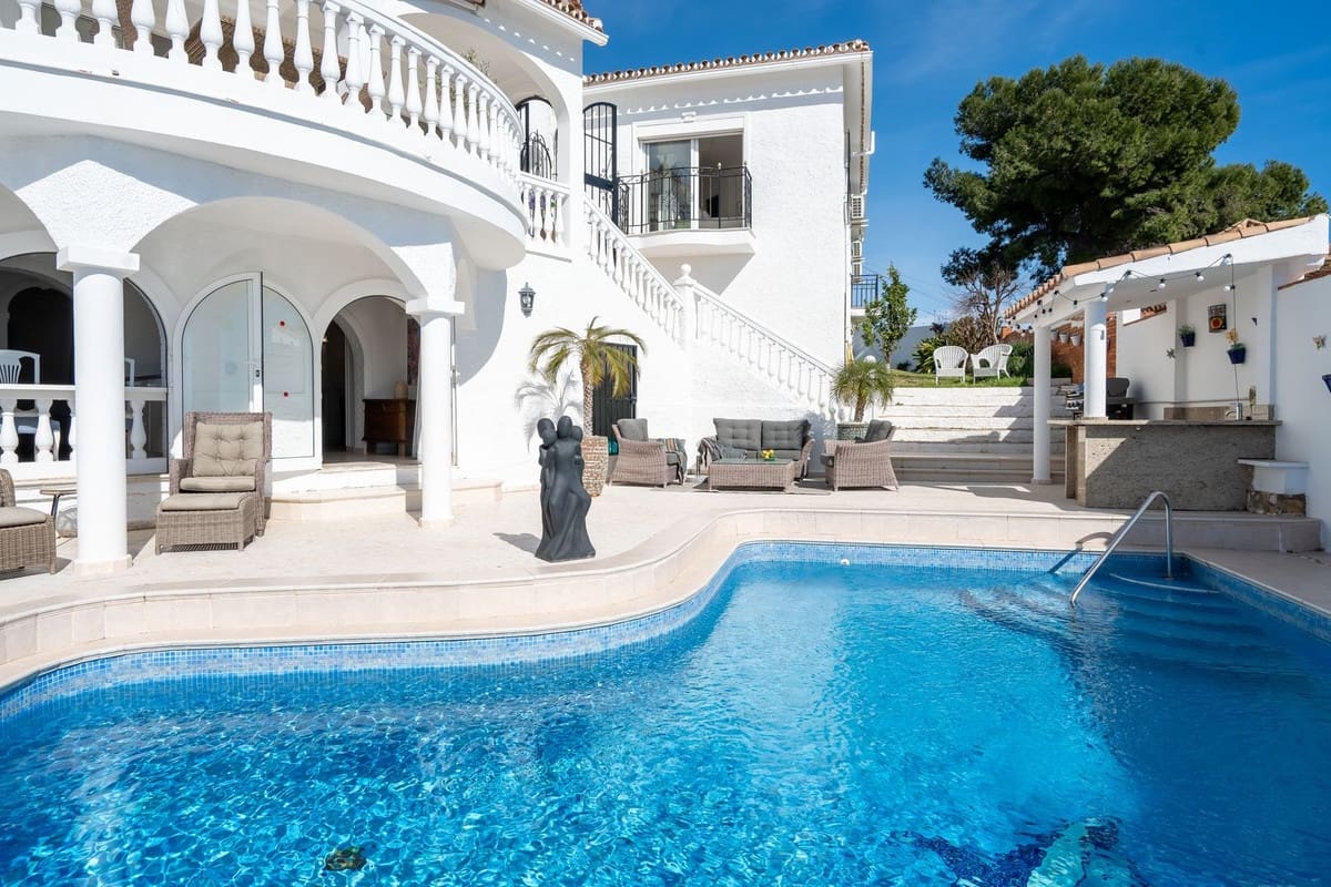 4 bedroom Villa for sale in La Capellania - € 1,395,000 (Ref: 9598114)