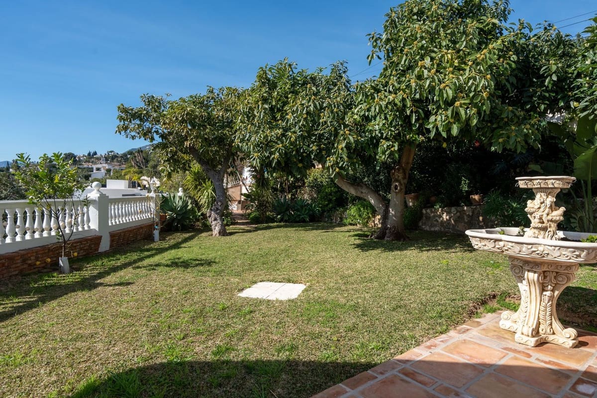 4 bedroom Villa for sale in La Capellania - € 1,349,000 (Ref: 9598114)