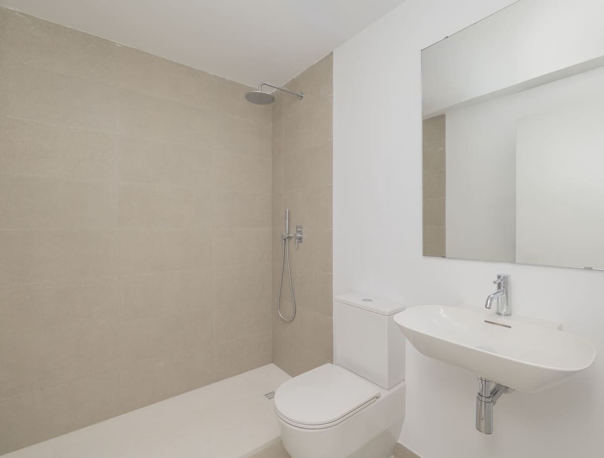 4 bedroom Townhouse for sale in Estepona - € 1,050,000 (Ref: 9598115)