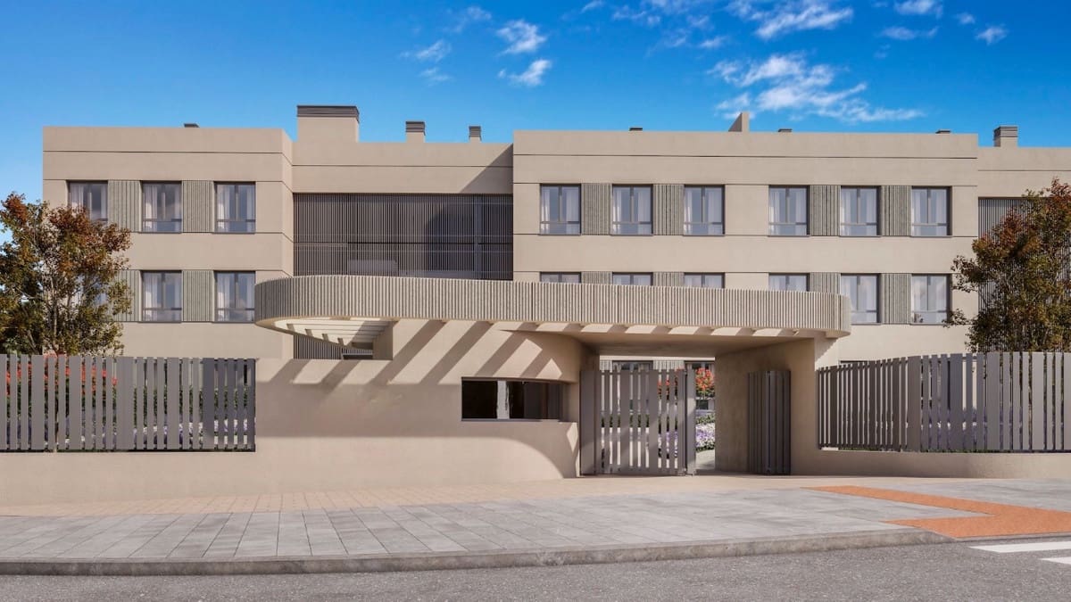 2 bedroom Apartment for sale in El Paraiso with garage - € 668,000 (Ref: 9602361)