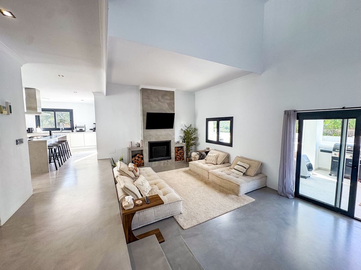 5 Zimmer Villa zu verkaufen in Estepona - 995.000 € (Ref: 9641047)