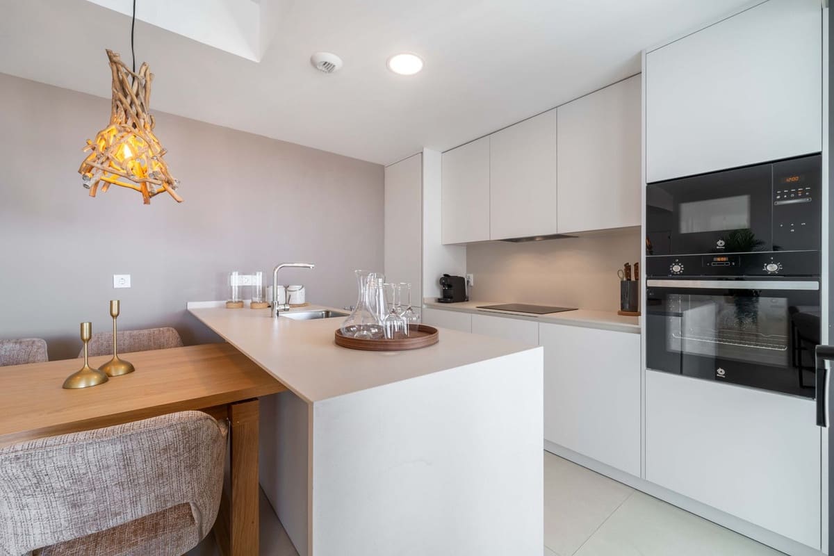 3 slaapkamer Appartement te koop in Fuengirola - € 699.000 (Ref: 9645808)