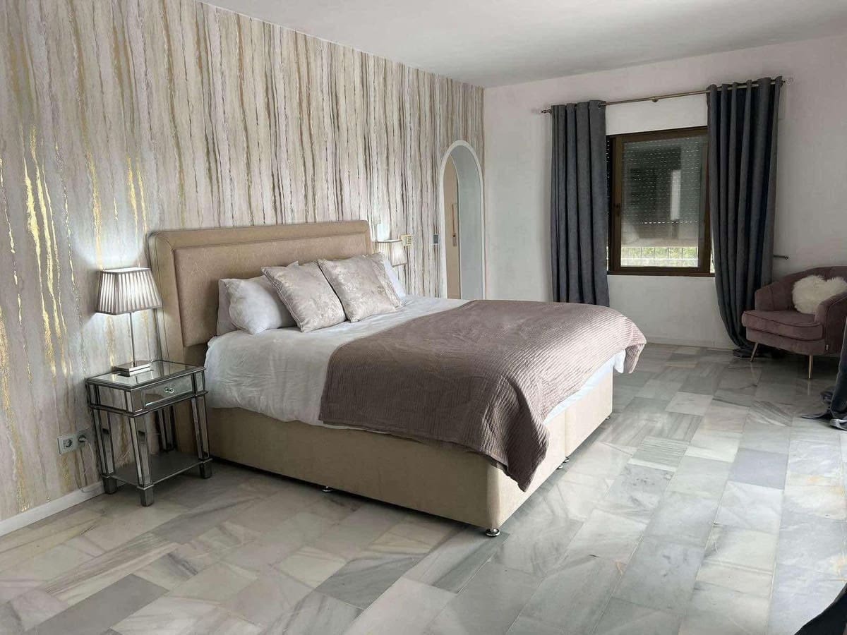 6 makuuhuone Huvila myytävänä paikassa Mijas mukana 
autotalli - 1 450 000 € (Ref: 9677894)