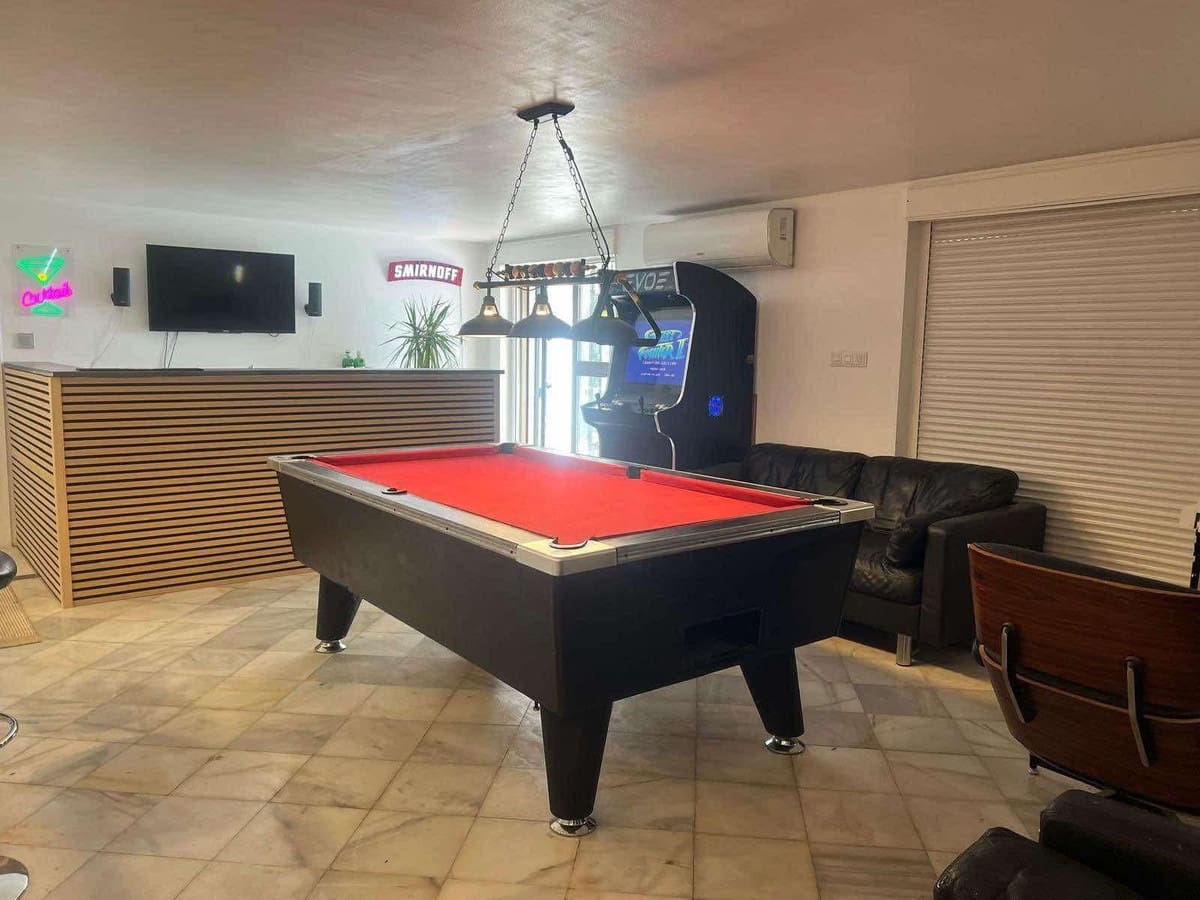 6 makuuhuone Huvila myytävänä paikassa Mijas mukana 
autotalli - 1 450 000 € (Ref: 9677894)