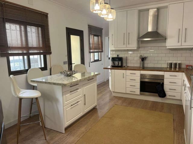 6 makuuhuone Huvila myytävänä paikassa Mijas mukana 
autotalli - 1 450 000 € (Ref: 9677894)