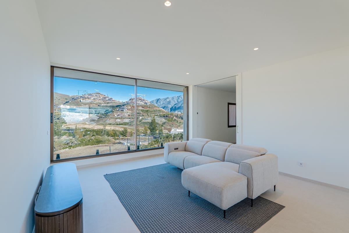 4 sovrum Lägenhet till salu i Benahavis - 1 900 000 € (Ref: 9677895)