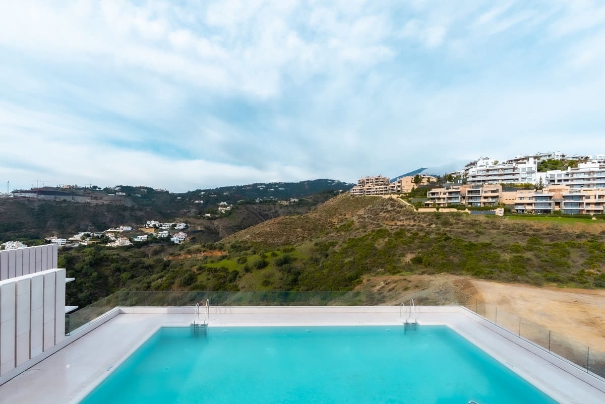 4 sovrum Lägenhet till salu i Benahavis - 1 900 000 € (Ref: 9677895)