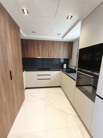 Apartamento de 2 habitaciones en San Pedro de Alcantara, Marbella en venta - 805.000 € (Ref: 9677896)