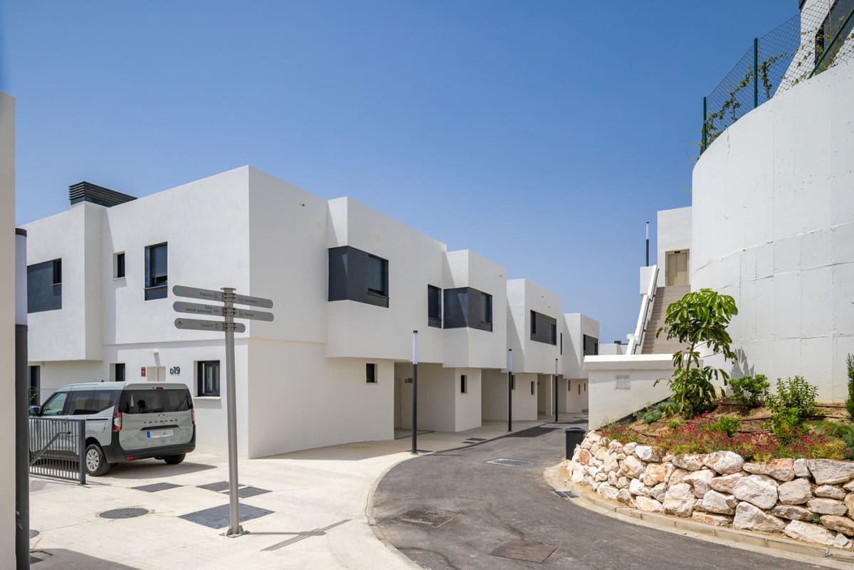 3 chambre Maison de Ville à vendre à La Cala de Mijas avec garage - 890 000 € (Ref: 9713256)