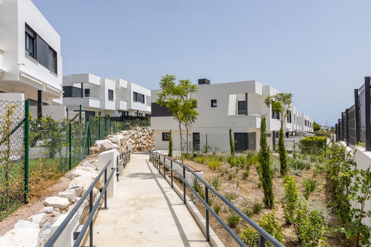 3 chambre Maison de Ville à vendre à La Cala de Mijas avec garage - 890 000 € (Ref: 9713256)