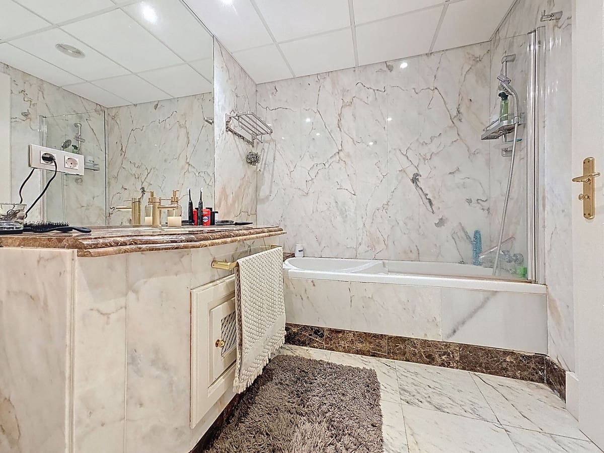 3 slaapkamer Appartement te koop in Estepona - € 1.095.000 (Ref: 9770202)