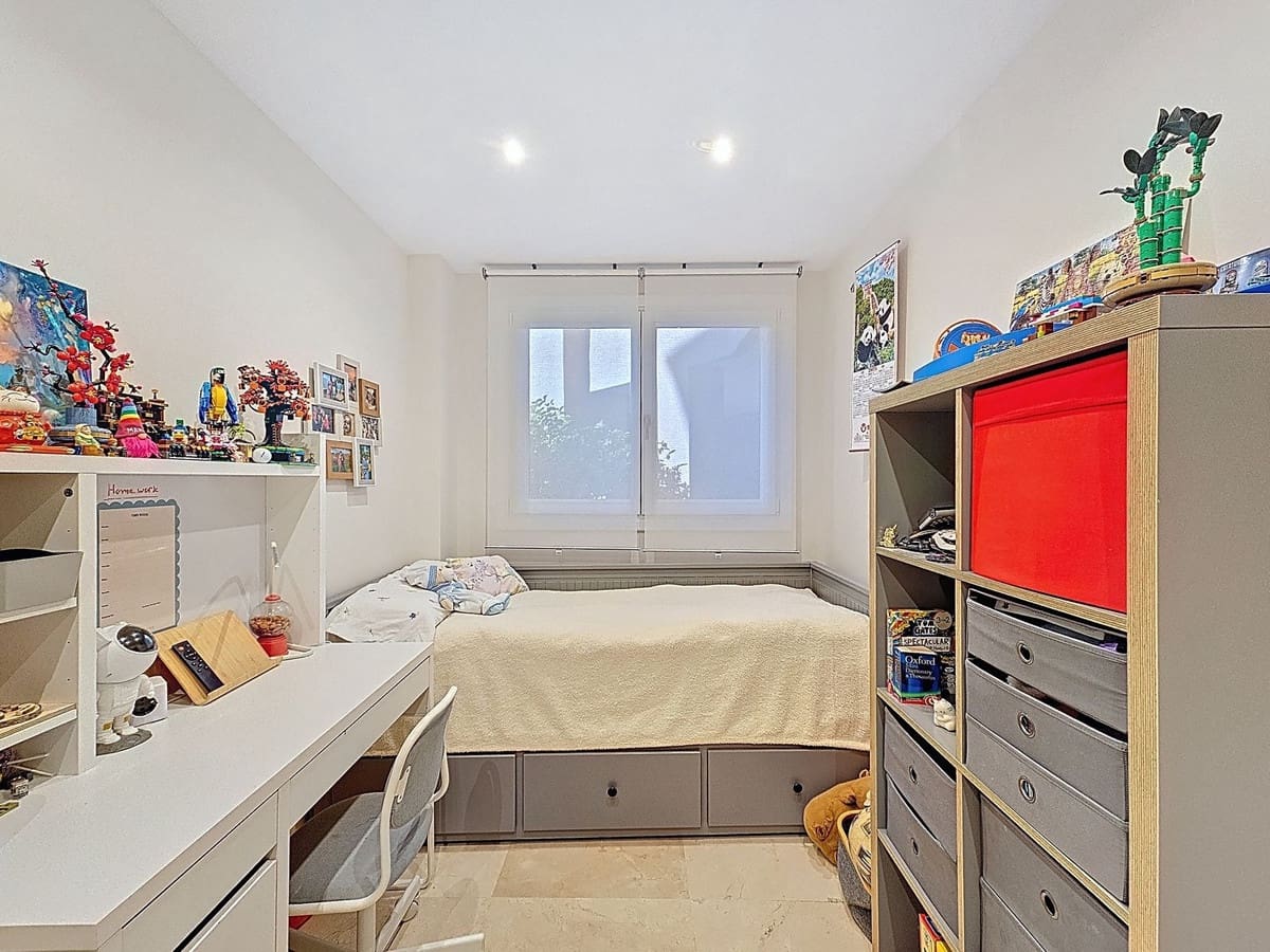 3 slaapkamer Appartement te koop in Estepona - € 1.095.000 (Ref: 9770202)