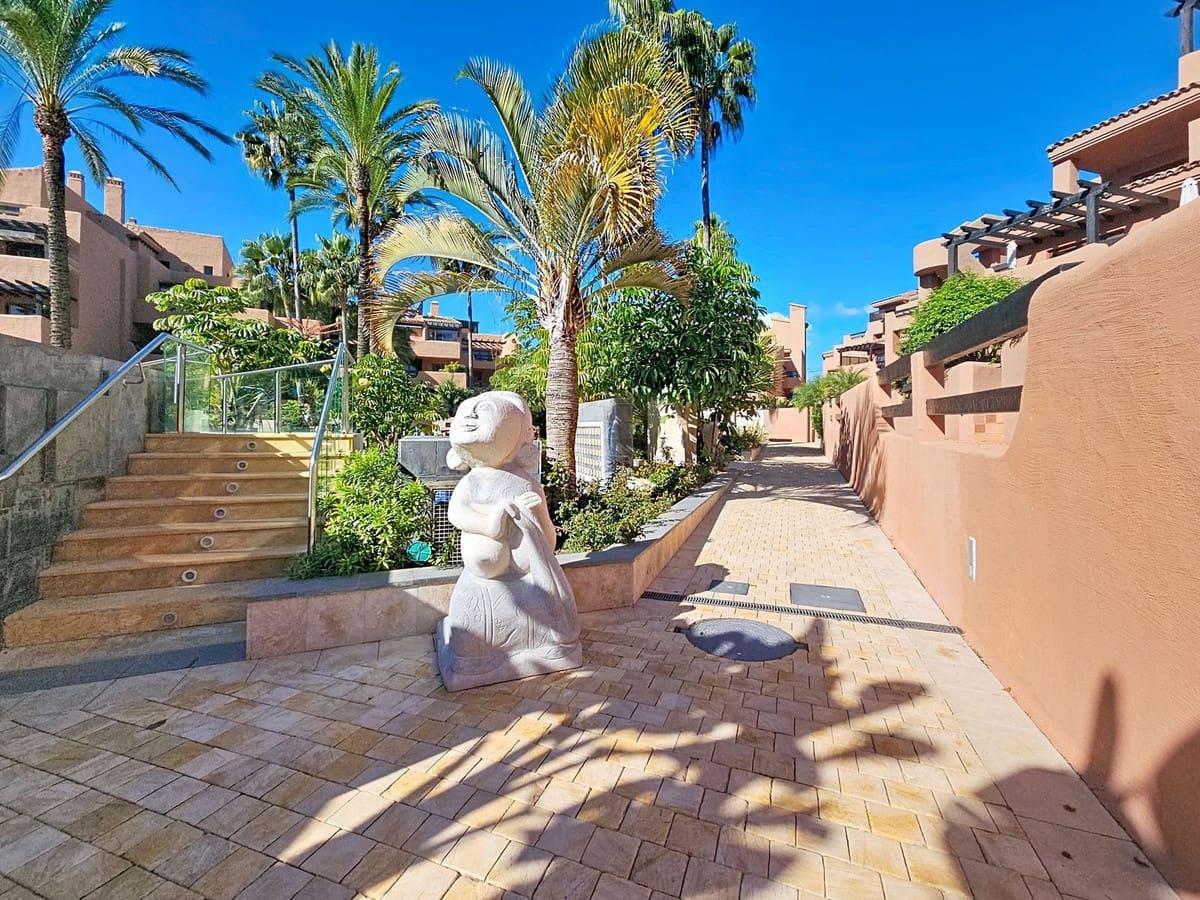 3 slaapkamer Appartement te koop in Estepona - € 1.095.000 (Ref: 9770202)