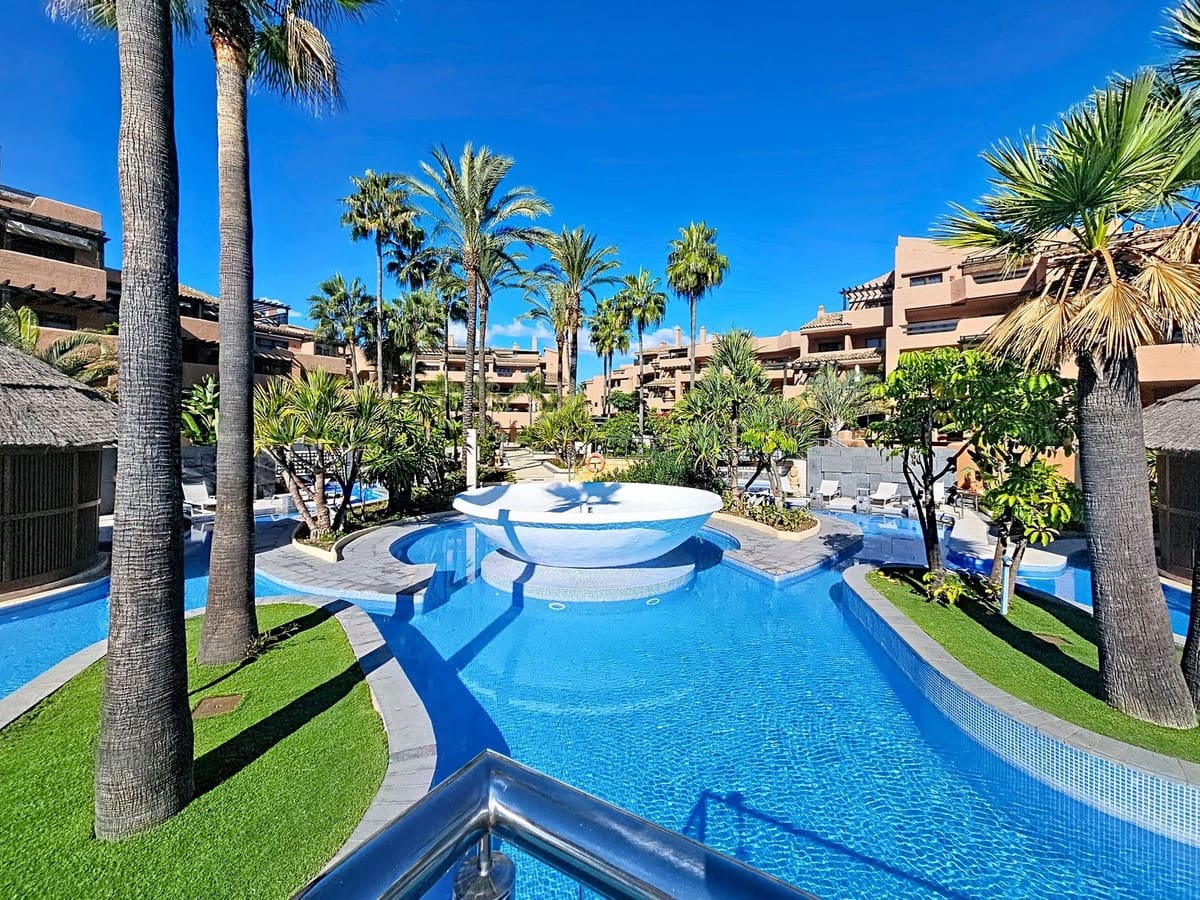 3 slaapkamer Appartement te koop in Estepona - € 1.095.000 (Ref: 9770202)