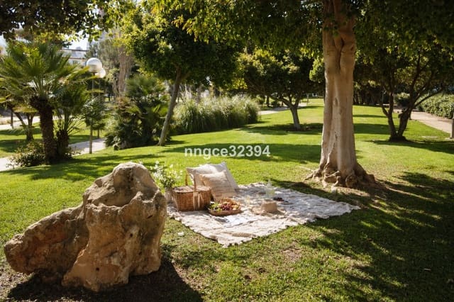 3 soveværelse Lejlighed til salg i Estepona med garage - € 929.900 (Ref: 9793777)