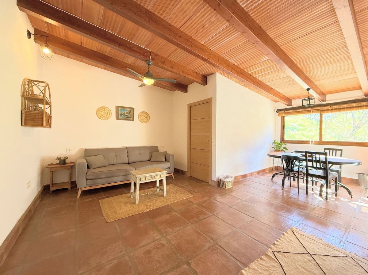 8 bedroom Commercial for sale in Casares - € 1,885,000 (Ref: 9926465)