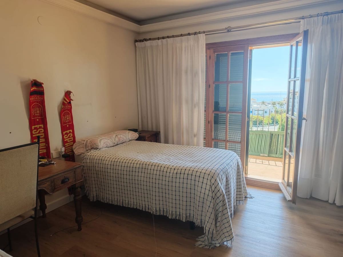 4 soverom Villa til salgs i San Luis de Sabinillas - € 1 750 000 (Ref: 9926466)