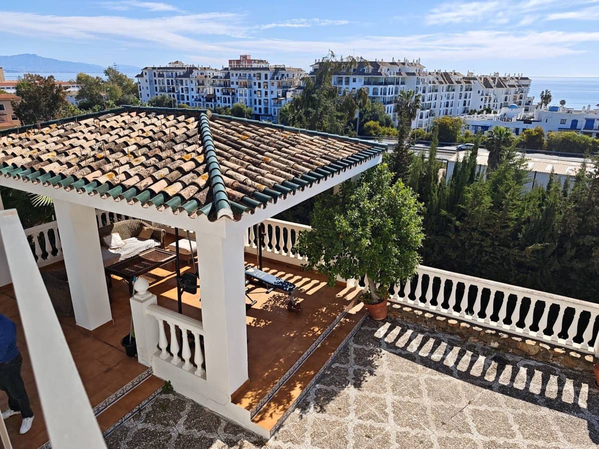 4 soverom Villa til salgs i San Luis de Sabinillas - € 1 750 000 (Ref: 9926466)