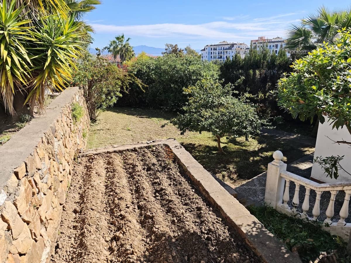 4 soverom Villa til salgs i San Luis de Sabinillas - € 1 750 000 (Ref: 9926466)