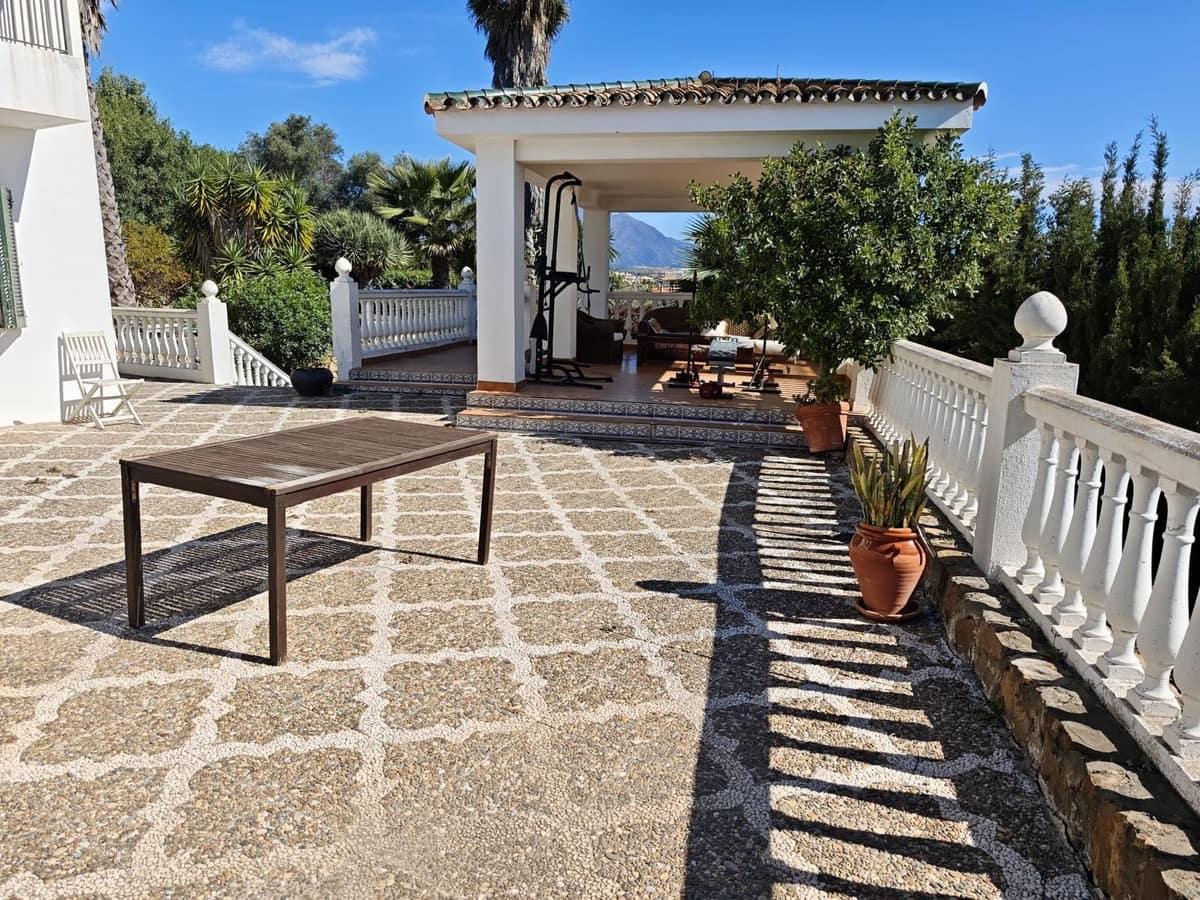 4 soverom Villa til salgs i San Luis de Sabinillas - € 1 750 000 (Ref: 9926466)