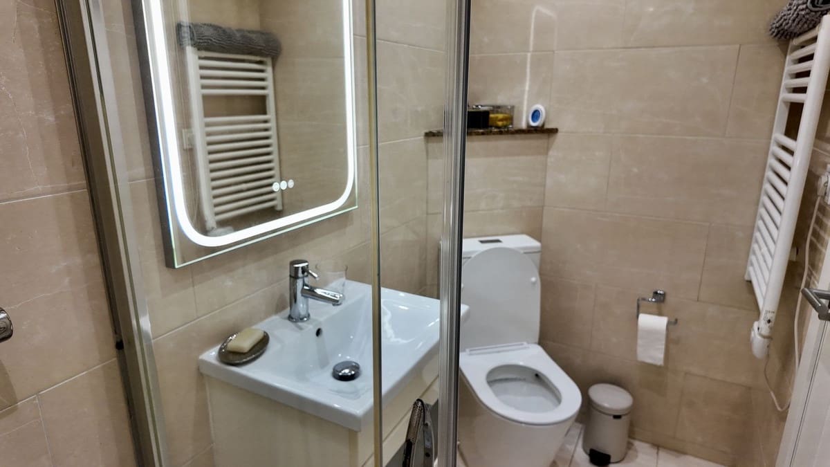 4 bedroom Apartment for sale in La Duquesa / Puerto de la Duquesa with garage - € 950,000 (Ref: 9926474)