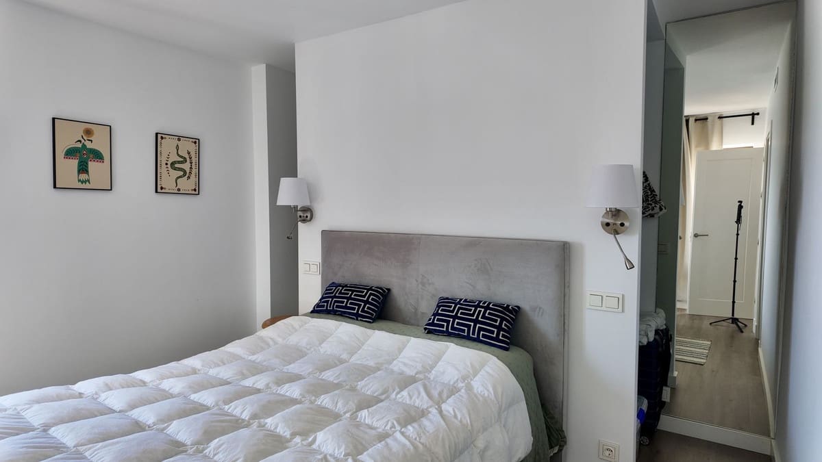 4 bedroom Apartment for sale in La Duquesa / Puerto de la Duquesa with garage - € 950,000 (Ref: 9926474)